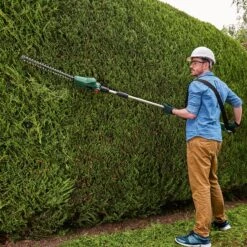Bosch Power For All 18V 450mm UniversalHedgePole 18 Cordless Hedge Trimmer 9 Bosch Power For All 18V 450mm UniversalHedgePole 18 Cordless Hedge Trimmer -Garden Store bosch power for all 18v 450mm universalhedgepole 18 cordless hedge trimmer3165140888073 06i bq
