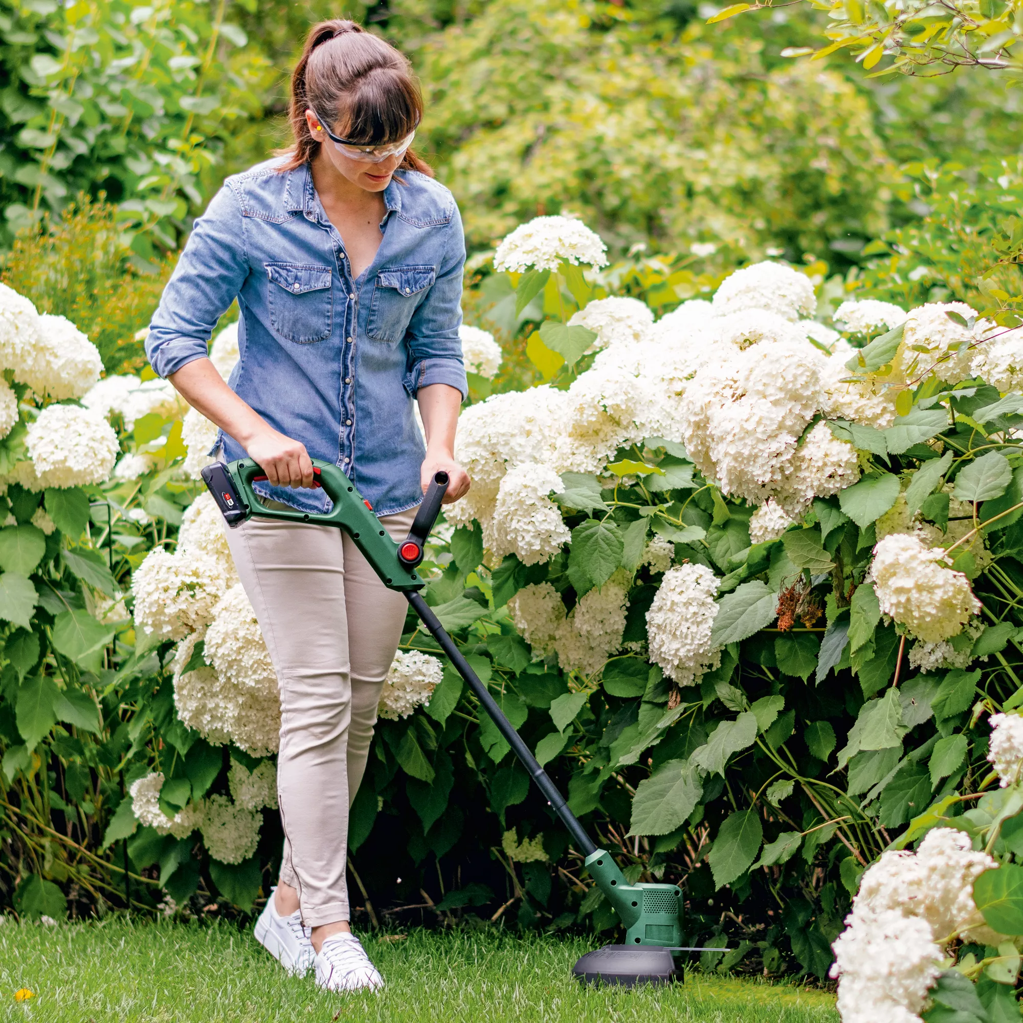 Bosch Power For All 18V 65mm Cordless Grass Trimmer EasyGrassCut 18-230 7 Bosch Power For All 18V 65mm Cordless Grass Trimmer EasyGrassCut 18-230 - Image 5