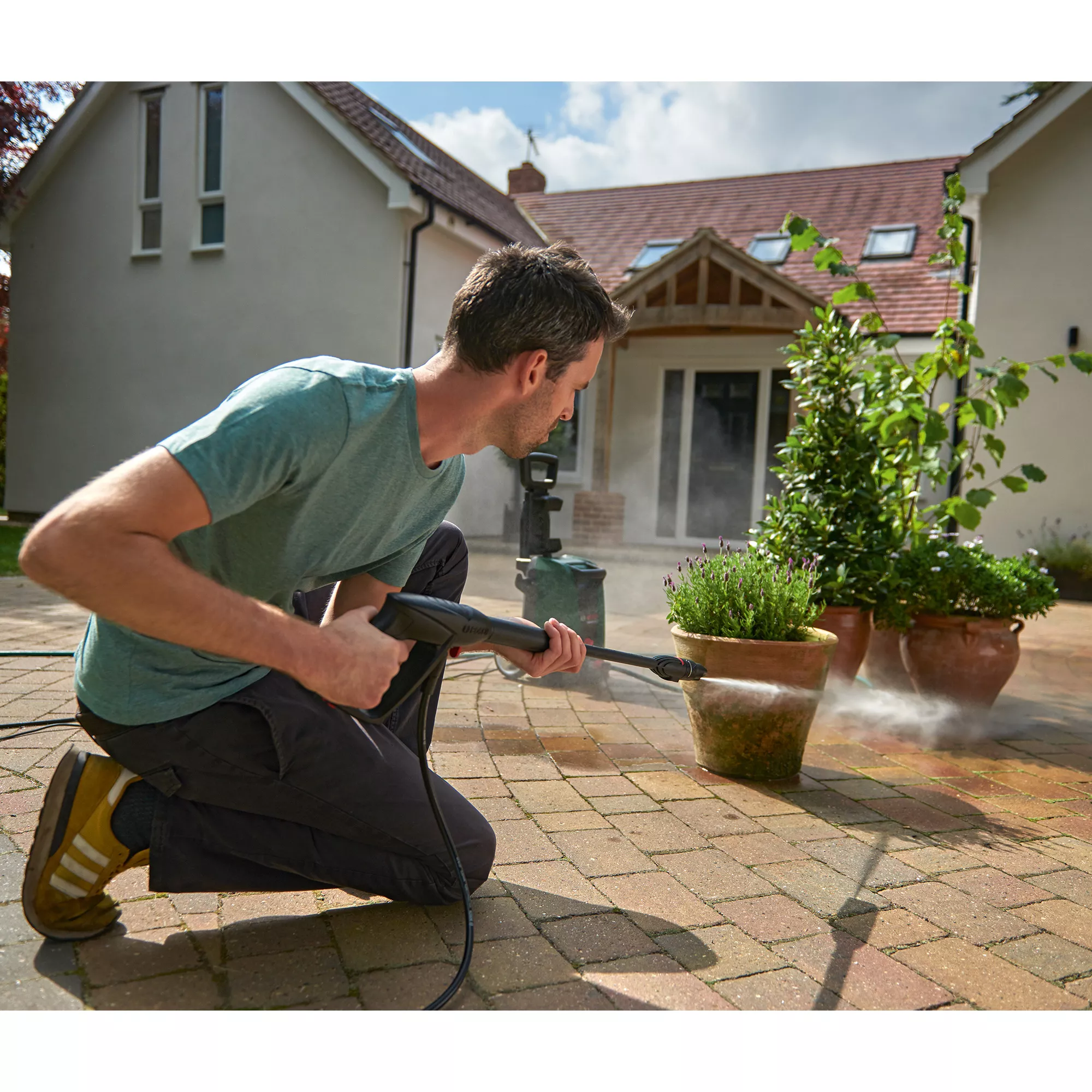 Bosch UniversalAquatak 125 Corded Pressure Washer 1.5kW UniversalAquatak 125 6 Bosch UniversalAquatak 125 Corded Pressure Washer 1.5kW UniversalAquatak 125 - Image 4