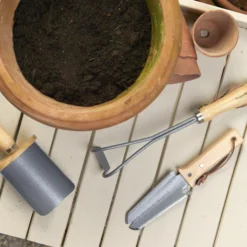 Burgon & Ball Container Weeding Knife -Garden Store burgon ball container weeding knife5019360014874 01i bq