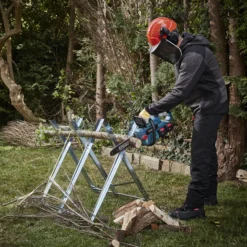 Erbauer ECSG18-Li 18V Cordless 300mm Chainsaw -Garden Store erbauer ecsg18 li 18v cordless 300mm chainsaw5059340463117 01i