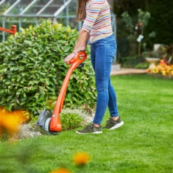 Flymo EasiTrim 250 18V 250mm Cordless Grass Trimmer 20 Flymo EasiTrim 250 18V 250mm Cordless Grass Trimmer -Garden Store flymo easitrim 250 18v 250mm cordless grass trimmer7392930760943 05i bq