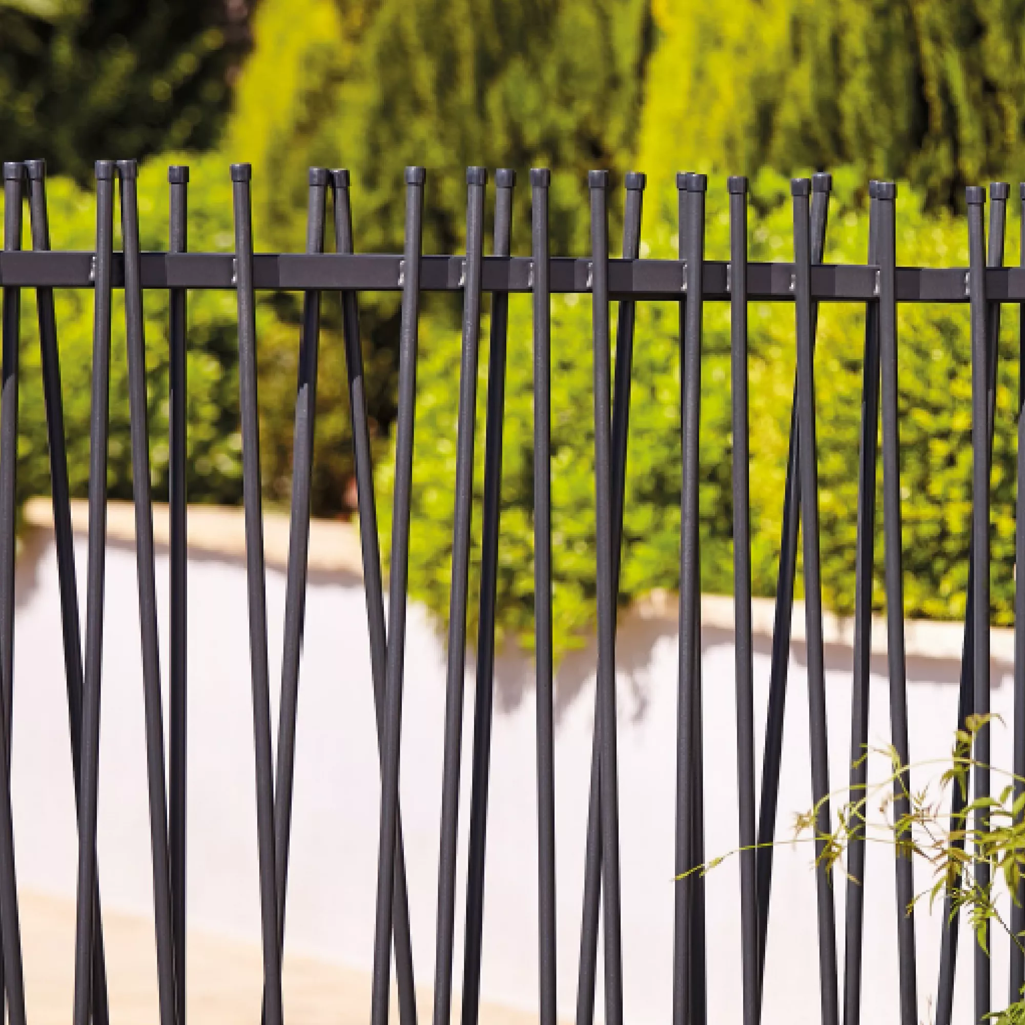GoodHome Neva Tube Fencing, (L)1.8m (H)0.9m 4 GoodHome Neva Tube Fencing, (L)1.8m (H)0.9m - Image 2