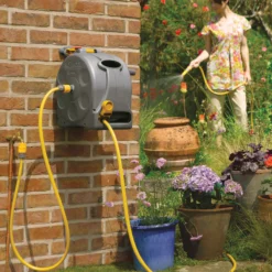 Hozelock 2 In 1 Wall-mounted Hose Pipe Set (L)25m -Garden Store hozelock 2 in 1 wall mounted hose pipe set l 25m5010646042635 01i bq