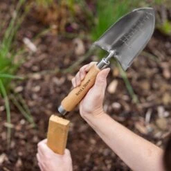 Kent & Stowe Hand Trowels Natural Trowel (H) 320mm X (W) 86mm -Garden Store kent stowe hand trowels natural trowel h 320mm x w 86mm5024160000033 02i bq