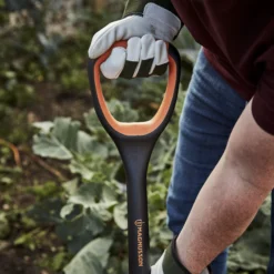 Magnusson Square Digging Spade 19 Magnusson Square Digging Spade -Garden Store magnusson square digging spade5059340086668 03i