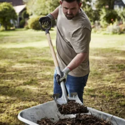 Magnusson Wooden Square D Handle Shovel -Garden Store magnusson wooden square d handle shovel5059340086583 01i