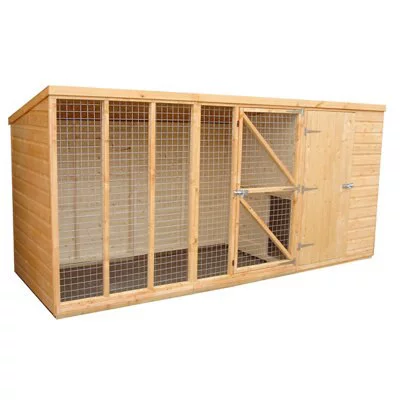 Shire Animal House, (H)1.67m (W)1.19m (D)1.19m 3 Shire Animal House, (H)1.67m (W)1.19m (D)1.19m