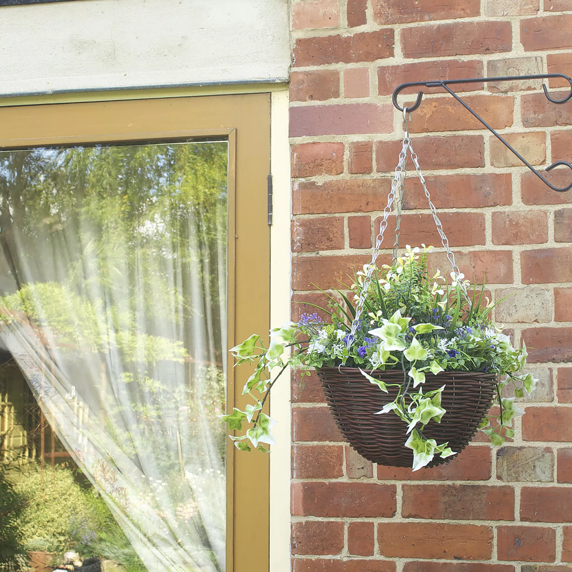 Smart Garden Easy Artificial Purple & White Round Plastic Hanging Basket, 30cm 4 Smart Garden Easy Artificial Purple & White Round Plastic Hanging Basket, 30cm - Image 2