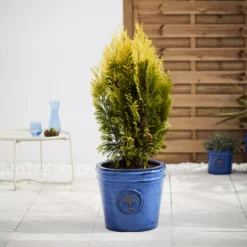 Verve Barcău Blue Ceramic Round Plant Pot (Dia)40cm 7 Verve Barcău Blue Ceramic Round Plant Pot (Dia)40cm -Garden Store verve barcau blue ceramic round plant pot dia 40cm5059340327778 01i